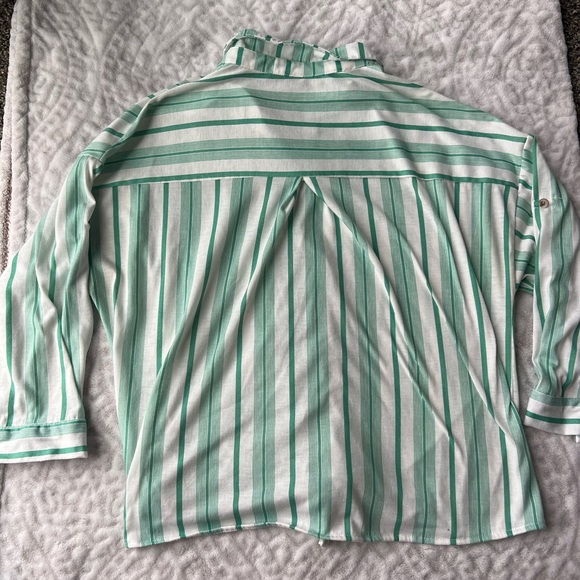 Eden & Olivia Green and White Summer Button Up Blouse Size XL - Picture 8 of 11